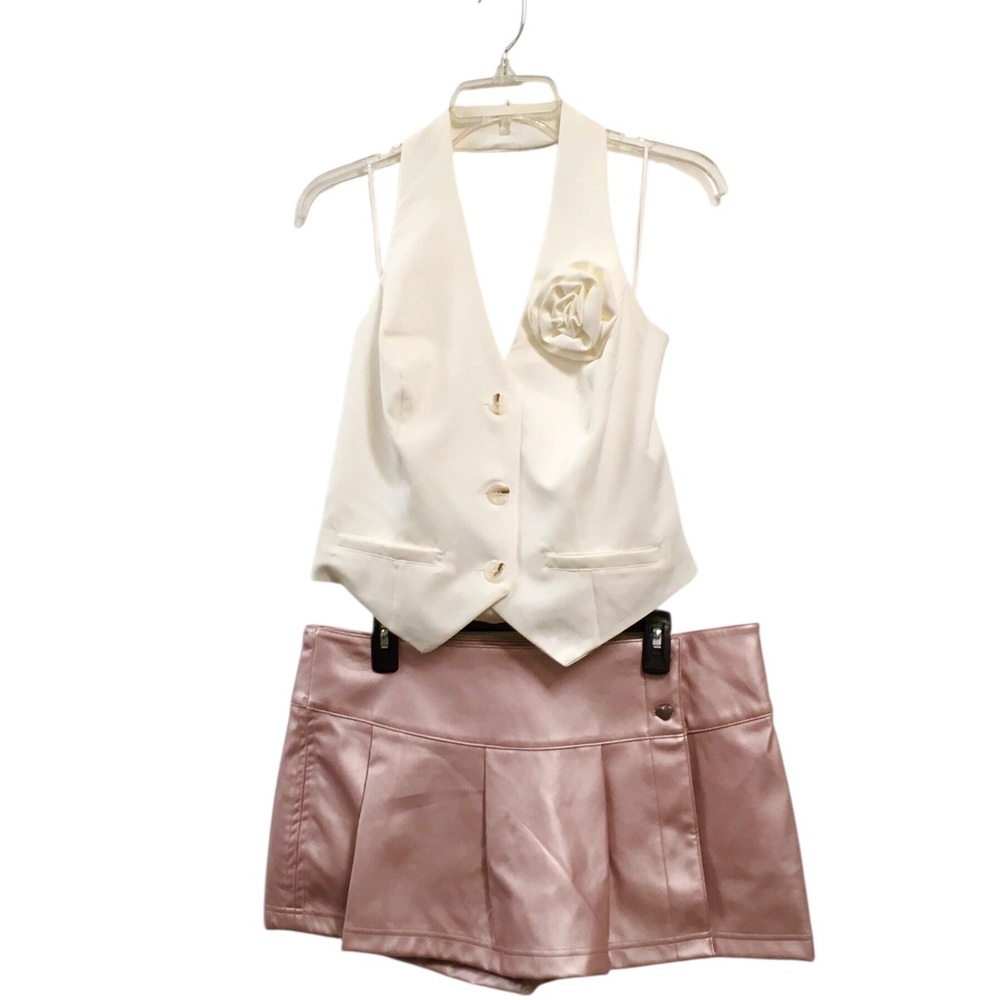 Off-White Halter Vest with Blush Pink Pleated Skort